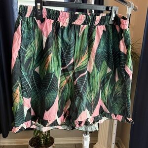 SHEIN Green and Pink Leaf Print Women's Shorts